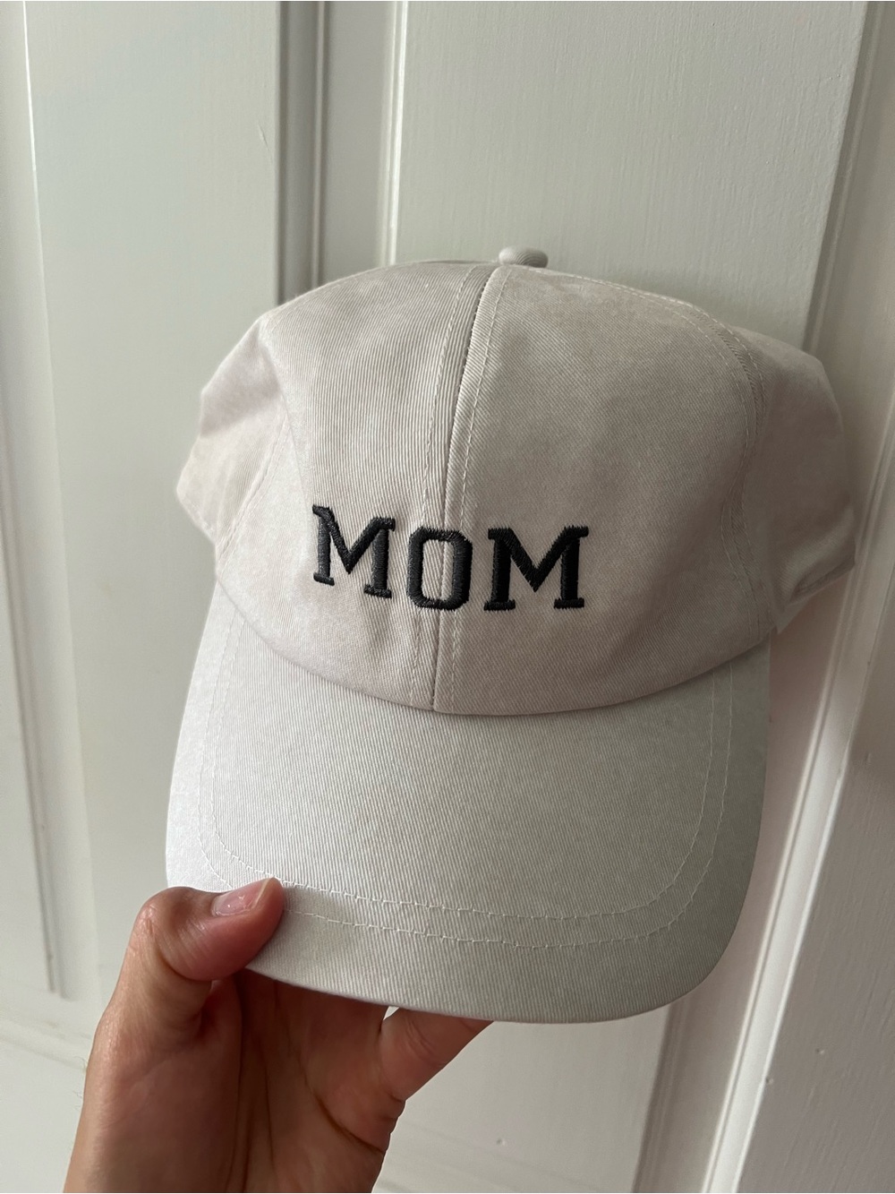 MOM women’s Baseball Cap - White